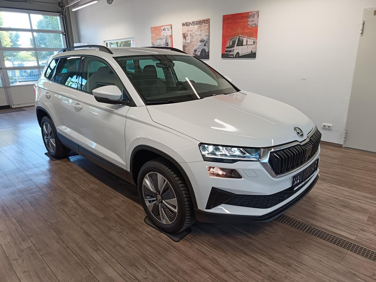 Skoda Karoq Style 1,5TSI DSG*AHK-VORBER*NAVI*LED*R-KAM - SUV: picture 3 Skoda Karoq Style 1,5TSI DSG*AHK-VORBER*NAVI*LED*R-KAM - SUV: picture 3
