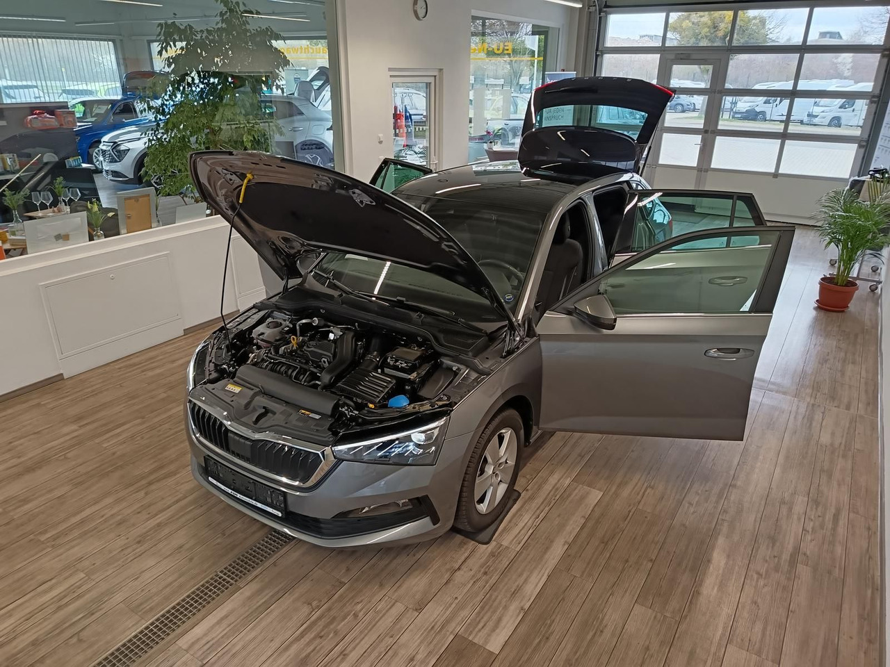 Skoda Scala Style 1,5 TSI DSG*PANO*LED*DAB*ALLWETTER* - Sedan: picture 2 Skoda Scala Style 1,5 TSI DSG*PANO*LED*DAB*ALLWETTER* - Sedan: picture 2