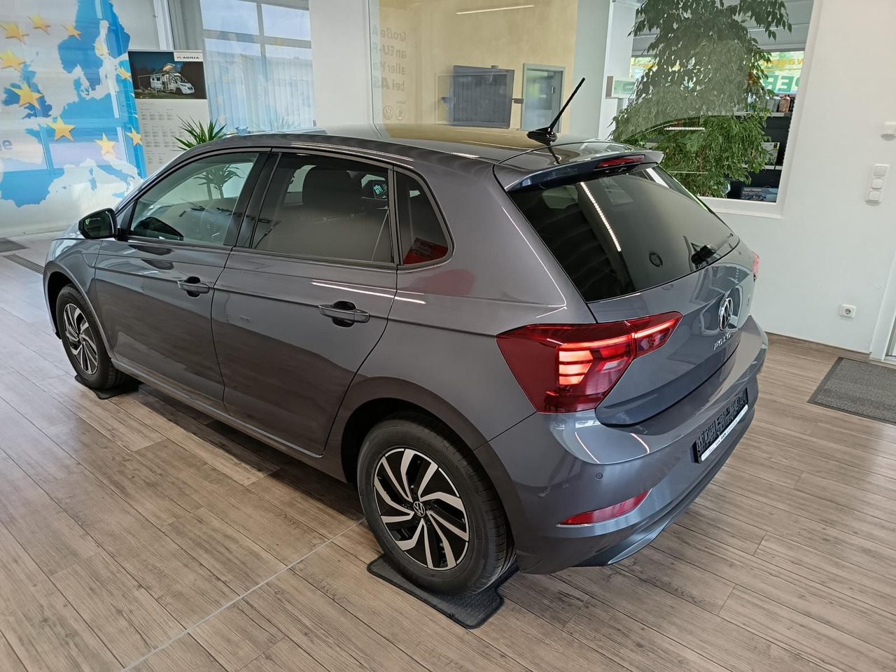 Volkswagen Polo Life 1.0 TSI 70kW DSG*LED*ACC*R-KAM*DAB*PDC - Car: picture 4 Volkswagen Polo Life 1.0 TSI 70kW DSG*LED*ACC*R-KAM*DAB*PDC - Car: picture 4