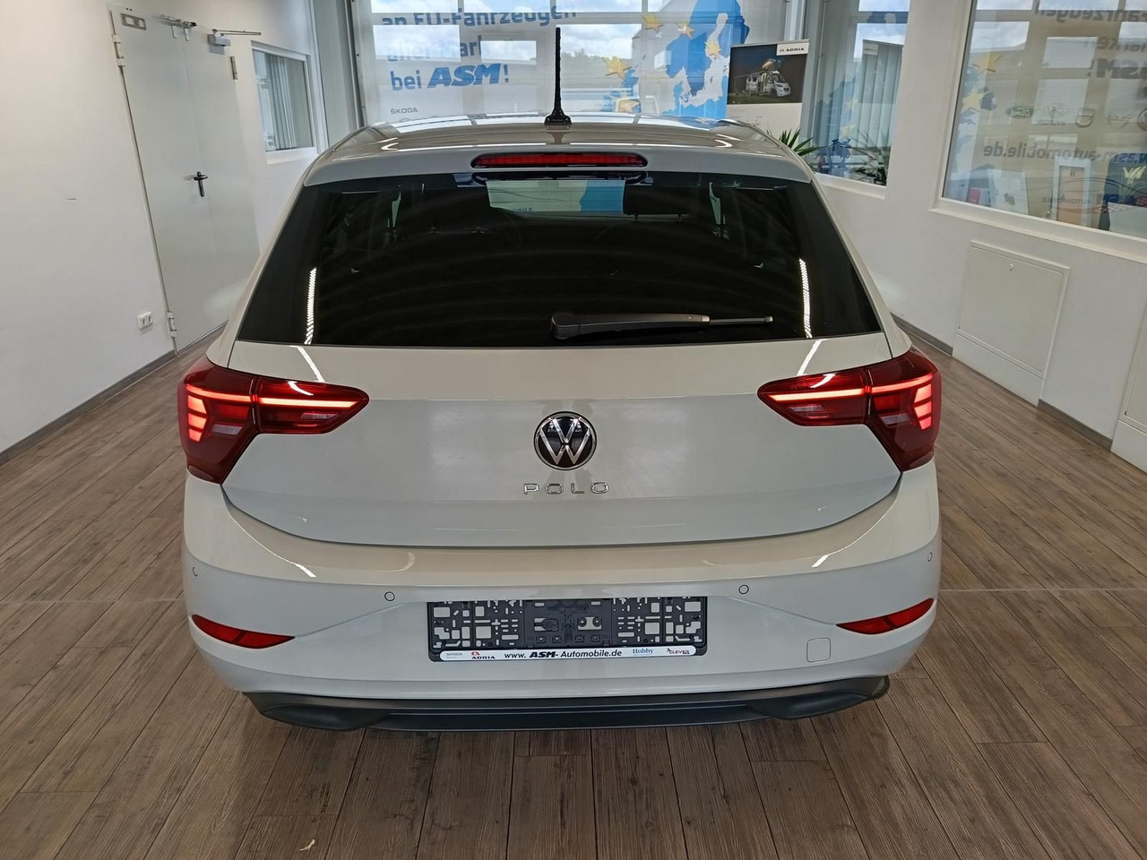 Volkswagen Polo Life 1.0 TSI 70kW DSG*LED*ACC*R-KAM*DAB*PDC - Car: picture 5 Volkswagen Polo Life 1.0 TSI 70kW DSG*LED*ACC*R-KAM*DAB*PDC - Car: picture 5