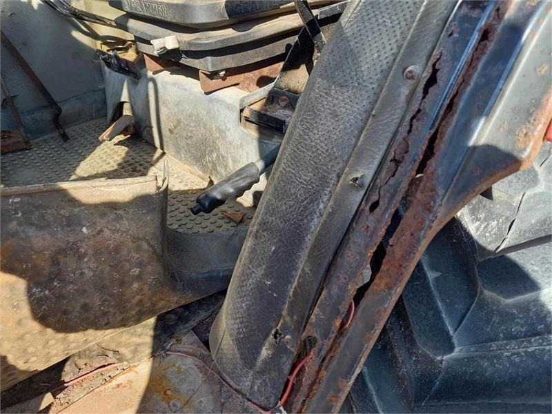 Farm tractor Case IH 695 XL: picture 12 Farm tractor Case IH 695 XL: picture 12