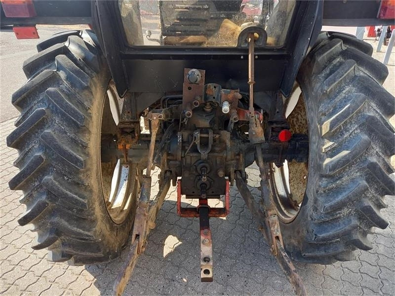 Farm tractor Case IH 695 XL: picture 7 Farm tractor Case IH 695 XL: picture 7