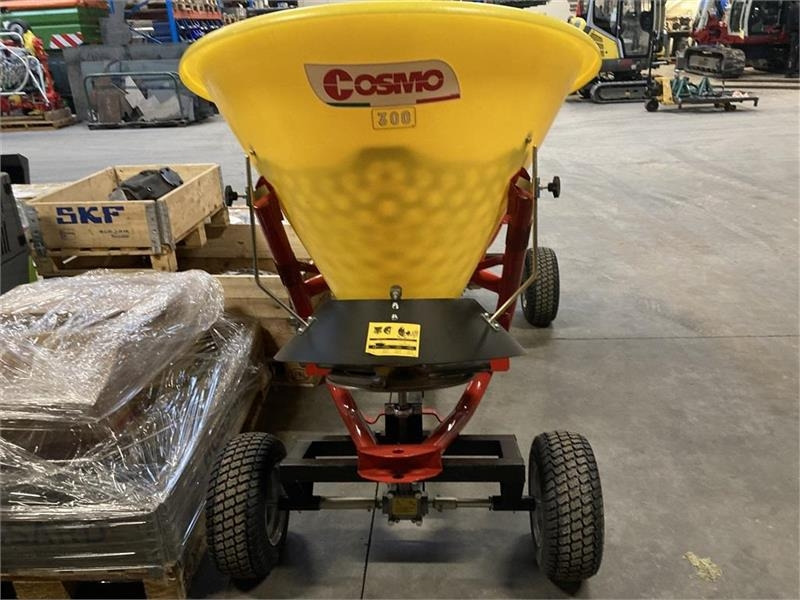 - - - Cosmo SPL300 - Sand/ Salt spreader for Municipal/ Special vehicle: picture 2 - - - Cosmo SPL300 - Sand/ Salt spreader for Municipal/ Special vehicle: picture 2