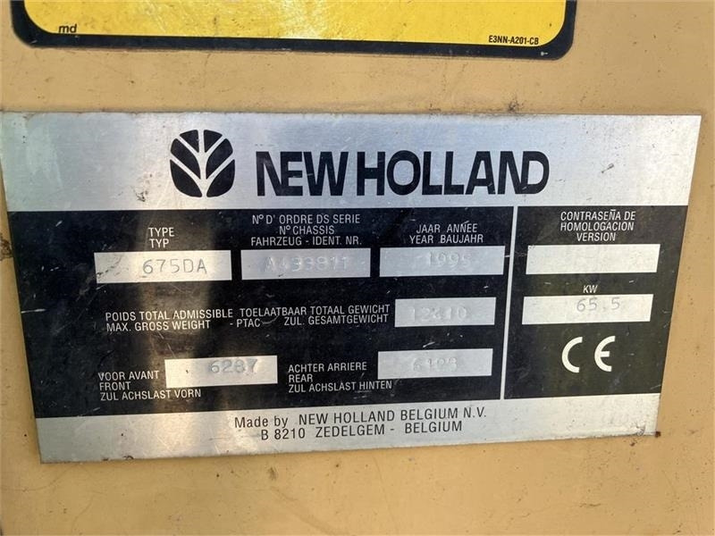 Backhoe loader New Holland 675D: picture 7 Backhoe loader New Holland 675D: picture 7
