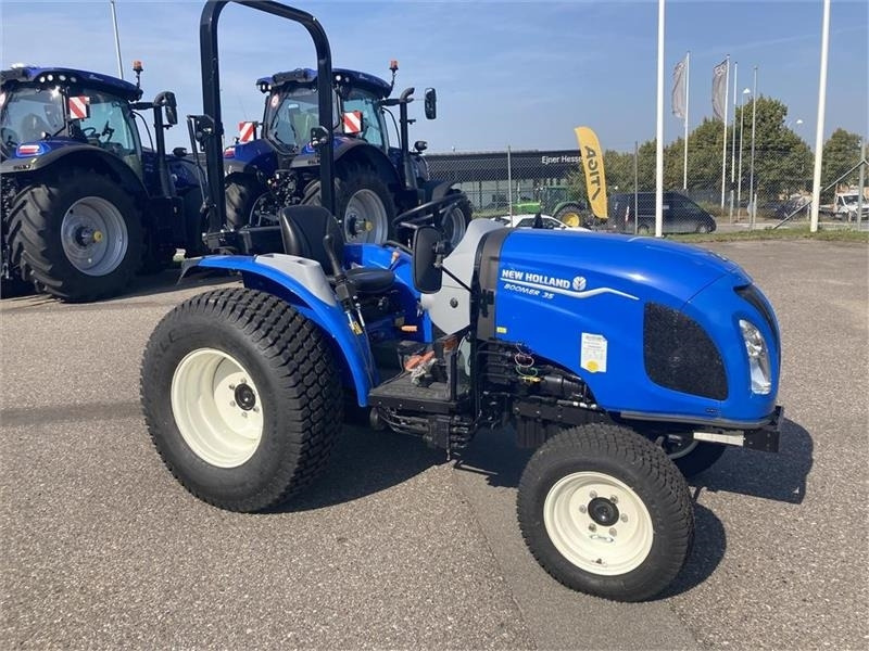 New Holland BOOMER 35 HST - Municipal tractor: picture 1 New Holland BOOMER 35 HST - Municipal tractor: picture 1