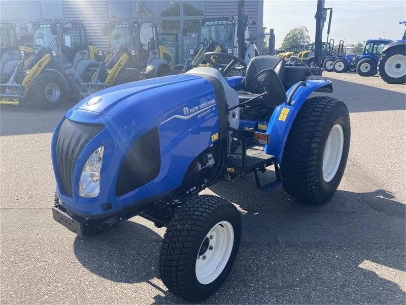 New Holland BOOMER 35 HST - Municipal tractor: picture 3 New Holland BOOMER 35 HST - Municipal tractor: picture 3