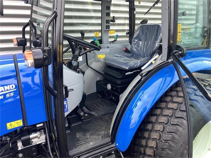 New Holland Boomer 55 - Municipal tractor: picture 4 New Holland Boomer 55 - Municipal tractor: picture 4