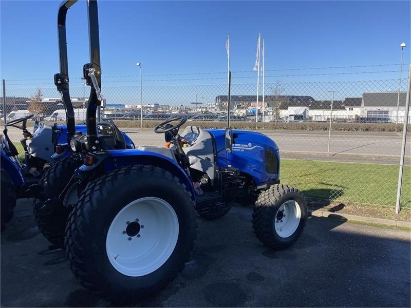 New Holland Boomer 55 Stage V - Rops - Municipal tractor: picture 3 New Holland Boomer 55 Stage V - Rops - Municipal tractor: picture 3