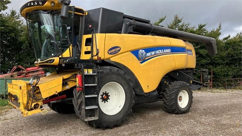 New Holland CX8.90 SLH  - Combine harvester: picture 3 New Holland CX8.90 SLH  - Combine harvester: picture 3
