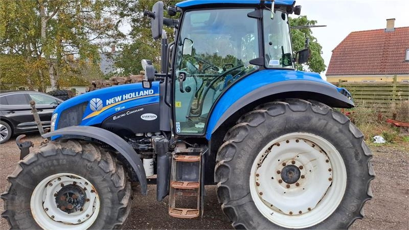 New Holland T5.115 EC  - Farm tractor: picture 3 New Holland T5.115 EC  - Farm tractor: picture 3