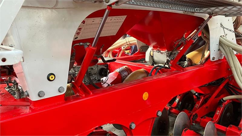 Seed drill Pöttinger Terrasem C6 Fertilizer: picture 9