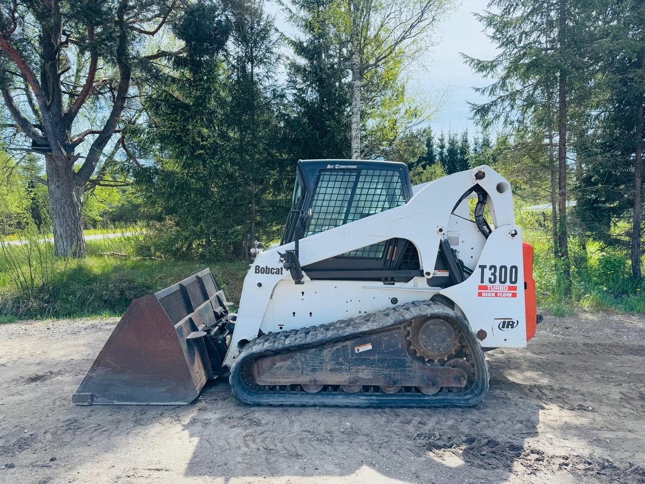 BOBCAT T300 - Other machinery: picture 2 BOBCAT T300 - Other machinery: picture 2
