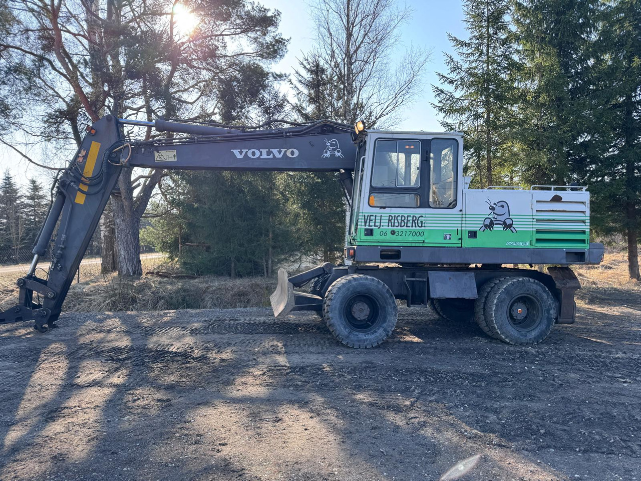 VOLVO EW200 - Wheel excavator: picture 2 VOLVO EW200 - Wheel excavator: picture 2
