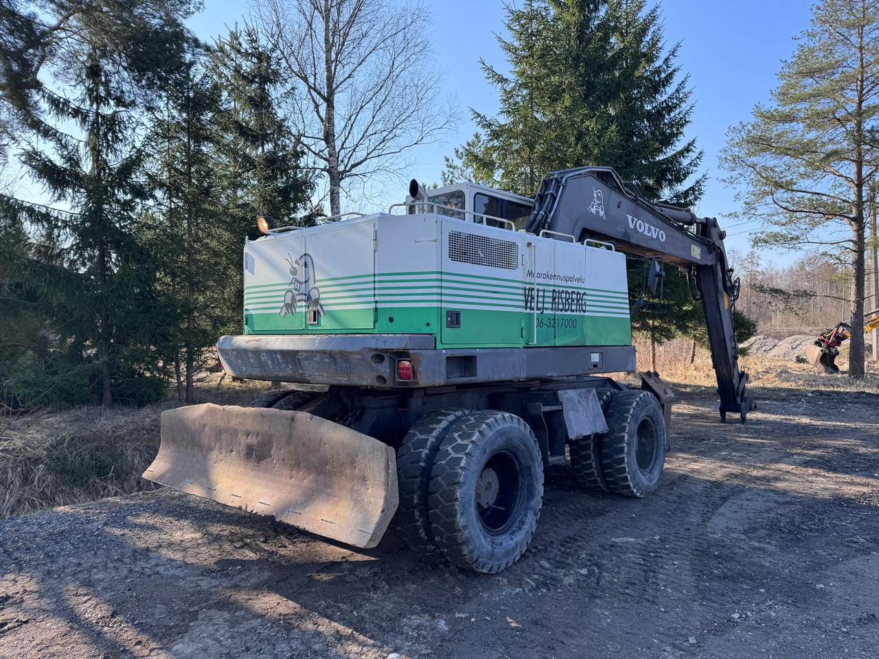 VOLVO EW200 - Wheel excavator: picture 4 VOLVO EW200 - Wheel excavator: picture 4