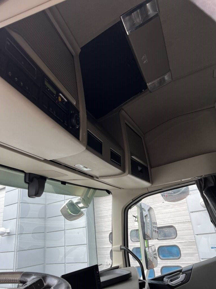 Volvo FH 8*4 - Tipper: picture 3 Volvo FH 8*4 - Tipper: picture 3