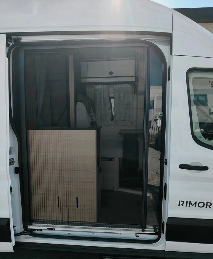 FORD Rimor NEW Ford Van 238 Truma Diesel Roller Shutters Remis AUTOMAT - Camper van: picture 5 FORD Rimor NEW Ford Van 238 Truma Diesel Roller Shutters Remis AUTOMAT - Camper van: picture 5