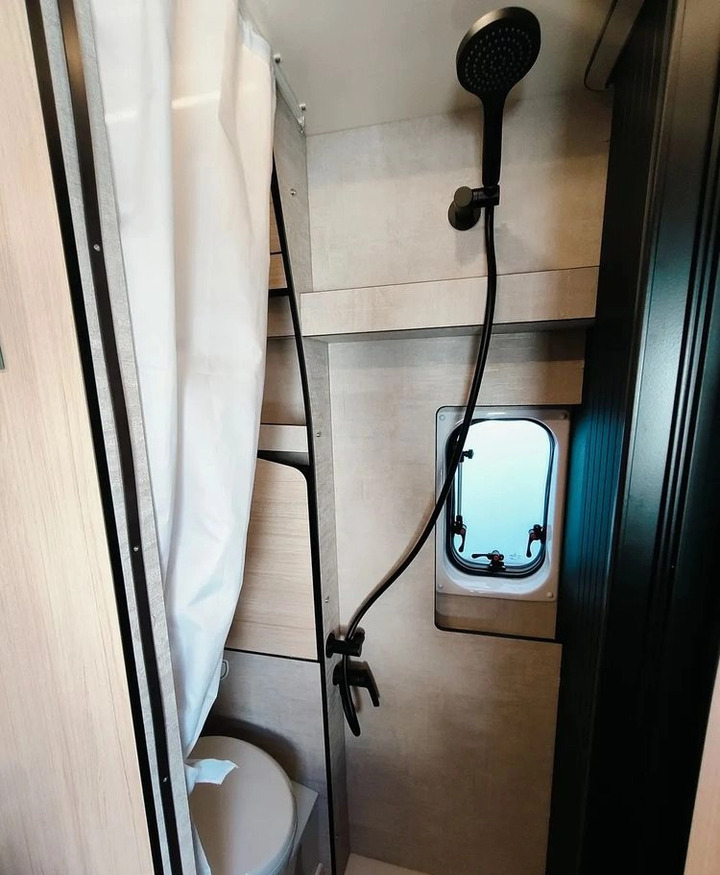 Leasing of FORD Rimor NEW Ford Van 238 Truma Diesel Roller Shutters Remis AUTOMAT FORD Rimor NEW Ford Van 238 Truma Diesel Roller Shutters Remis AUTOMAT: picture 6 Leasing of FORD Rimor NEW Ford Van 238 Truma Diesel Roller Shutters Remis AUTOMAT FORD Rimor NEW Ford Van 238 Truma Diesel Roller Shutters Remis AUTOMAT: picture 6