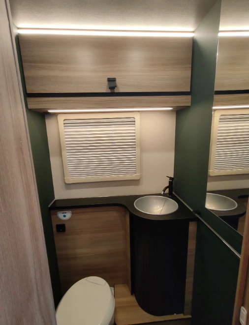 Leasing of RIMOR Rimor KILIG 95 Plus NEW Retrofitted 5 Passenger Winter Camera Navigation RIMOR Rimor KILIG 95 Plus NEW Retrofitted 5 Passenger Winter Camera Navigation: picture 19