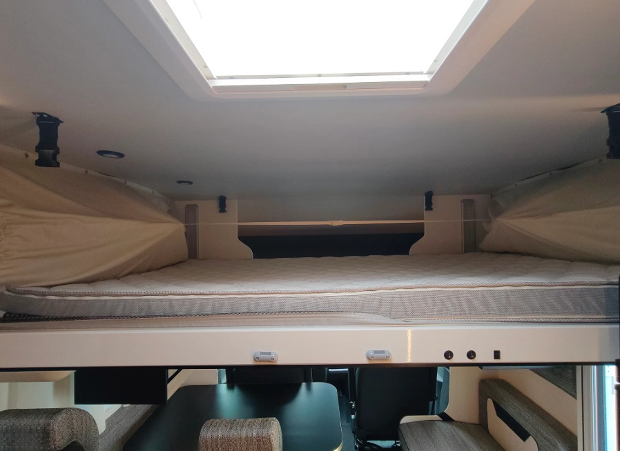 Leasing of RIMOR Rimor KILIG 95 Plus NEW Retrofitted 5 Passenger Winter Camera Navigation RIMOR Rimor KILIG 95 Plus NEW Retrofitted 5 Passenger Winter Camera Navigation: picture 25