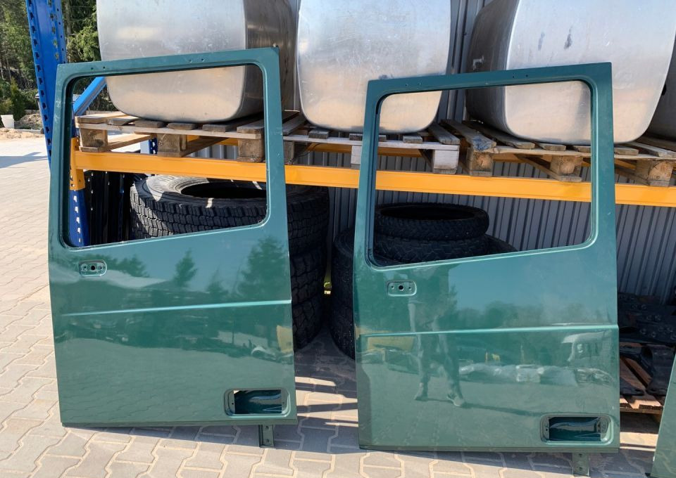DAF XF 105 drzwi lewe NOWE oryginalne - Door and parts: picture 3 DAF XF 105 drzwi lewe NOWE oryginalne - Door and parts: picture 3
