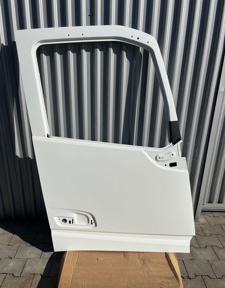 Drzwi prawe Volvo FH 4 FH5 euro 6 pasażera - Body and exterior for Truck: picture 1 Drzwi prawe Volvo FH 4 FH5 euro 6 pasażera - Body and exterior for Truck: picture 1