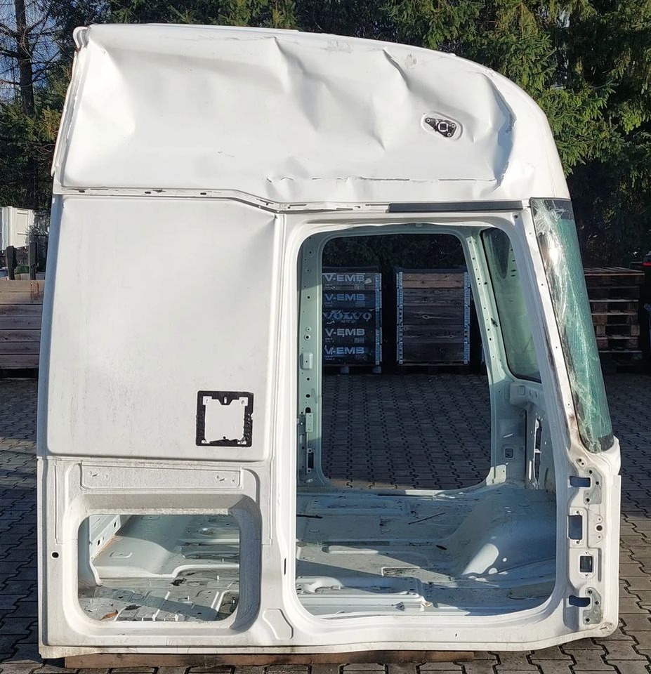 KABINA RENAULT GAMA T WYSOKA 2023R - Cab and interior: picture 3 KABINA RENAULT GAMA T WYSOKA 2023R - Cab and interior: picture 3