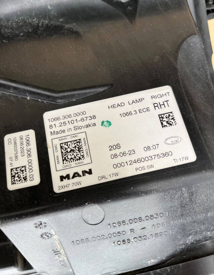 Lampa MAN TG3 TGX TGS nowy model reflektor RH - Lights/ Lighting for Truck: picture 3 Lampa MAN TG3 TGX TGS nowy model reflektor RH - Lights/ Lighting for Truck: picture 3