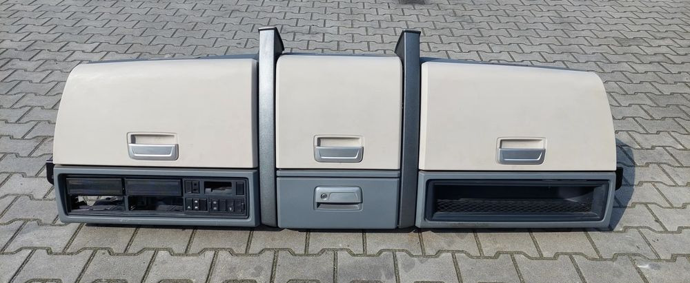 RENAULT GAMA T KONSOLA PÓŁKA GÓRNA - Cab and interior for Truck: picture 1 RENAULT GAMA T KONSOLA PÓŁKA GÓRNA - Cab and interior for Truck: picture 1