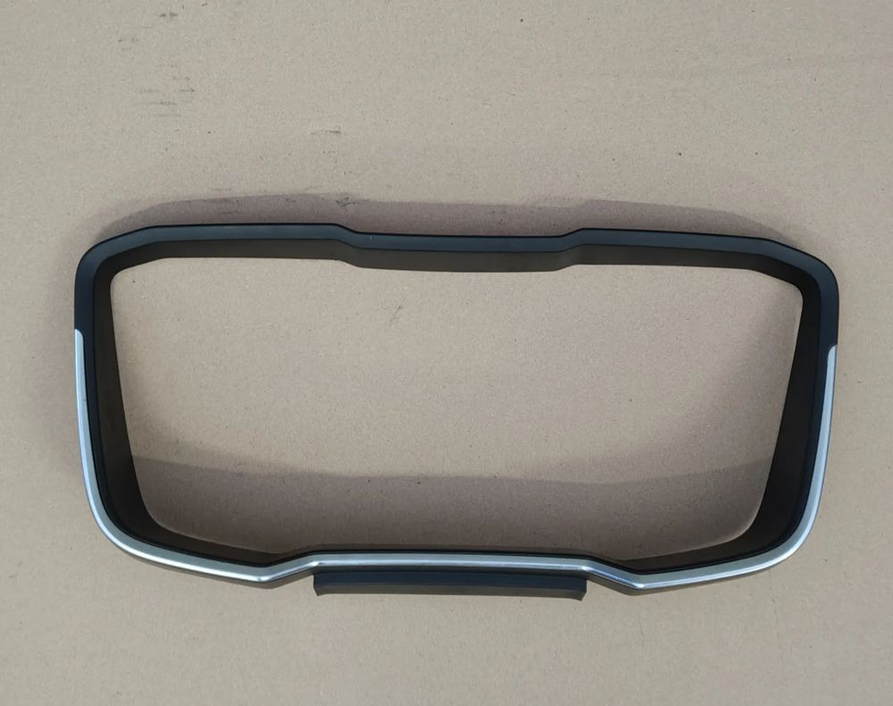 SCANIA R S RAMKA LICZNIKA 2776367 - Dashboard for Truck: picture 1 SCANIA R S RAMKA LICZNIKA 2776367 - Dashboard for Truck: picture 1