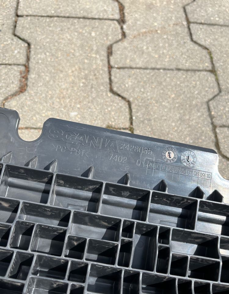 NOWA pokrywa akumulatorów Scania R S NGS NGR osłona akumulatorów - Spare parts for Truck: picture 3 NOWA pokrywa akumulatorów Scania R S NGS NGR osłona akumulatorów - Spare parts for Truck: picture 3