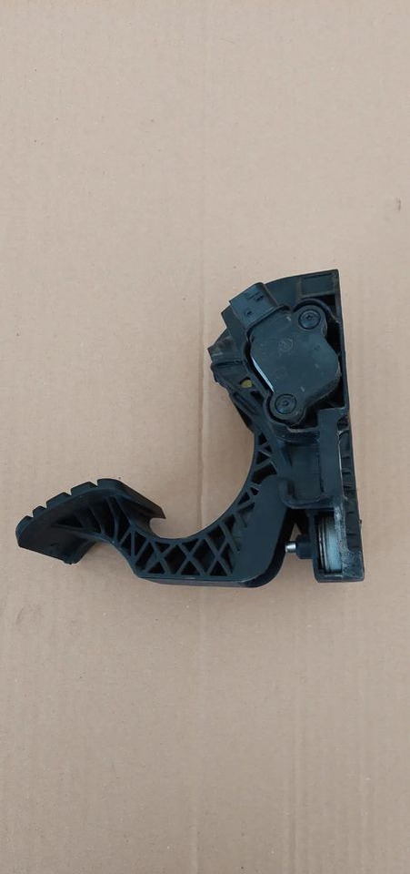 VOLVO FH4 PEDAŁ GAZU - Spare parts for Truck: picture 1 VOLVO FH4 PEDAŁ GAZU - Spare parts for Truck: picture 1