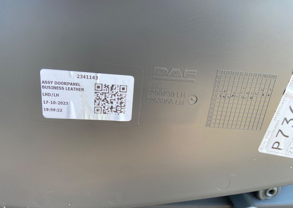 Tapicerka lewa DAF XF XG XG+ kierowcy - Door and parts for Truck: picture 3 Tapicerka lewa DAF XF XG XG+ kierowcy - Door and parts for Truck: picture 3