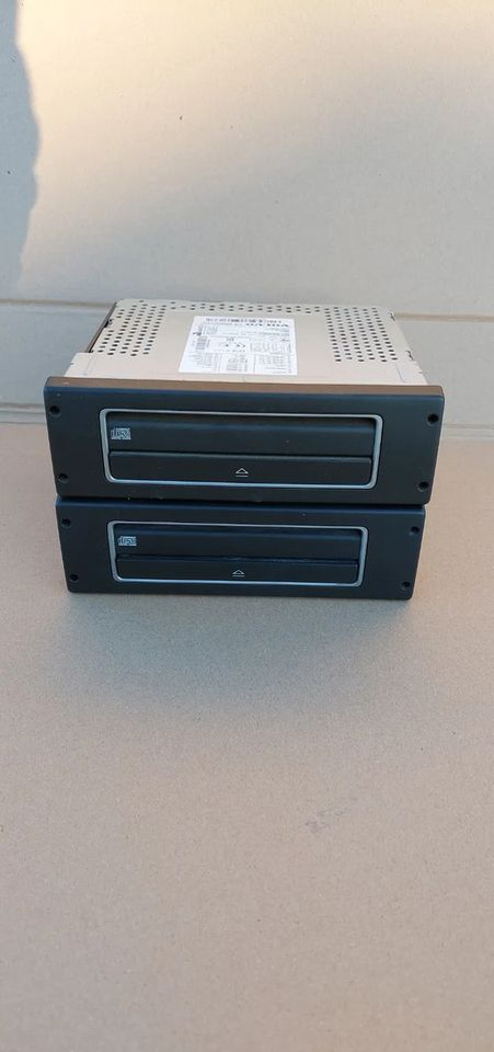 VOLVO FH 4 ODTWARZACZ CD - Dashboard for Truck: picture 1 VOLVO FH 4 ODTWARZACZ CD - Dashboard for Truck: picture 1