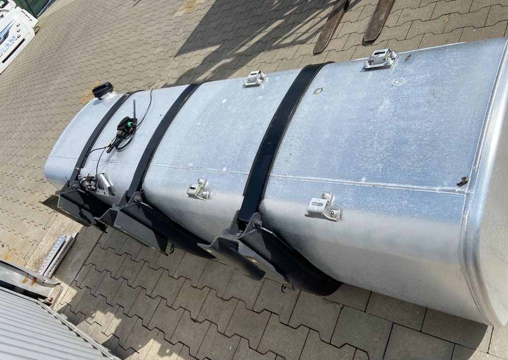 Zbiornik paliwa DAF XF CF 845 litrów bak kompletny - Fuel system for Truck: picture 4 Zbiornik paliwa DAF XF CF 845 litrów bak kompletny - Fuel system for Truck: picture 4
