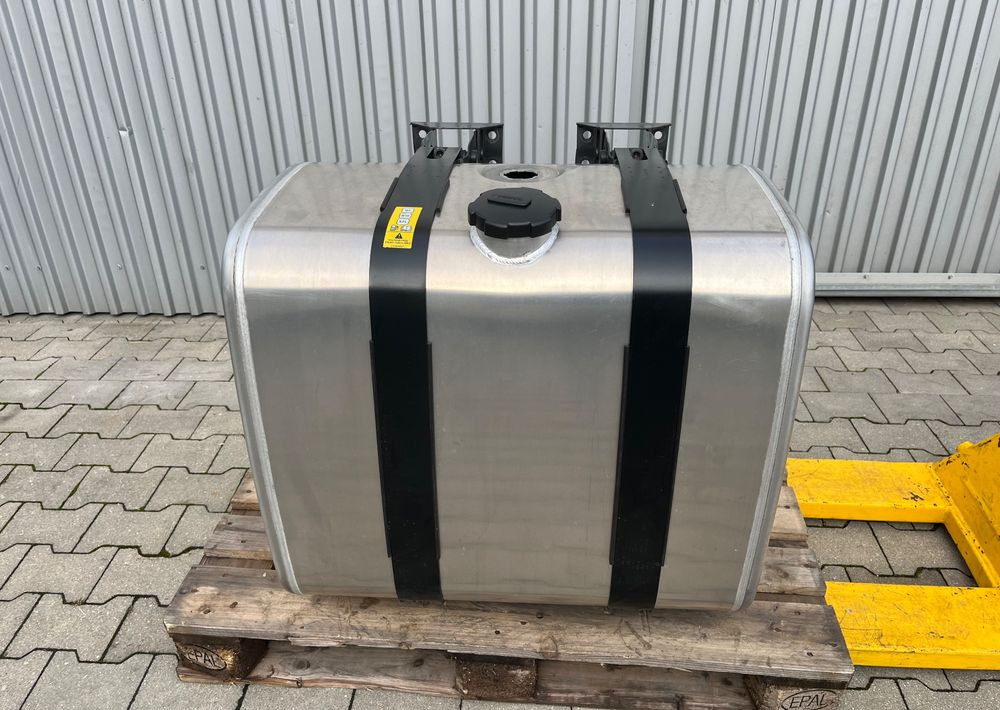 Zbiornik paliwa Volvo FH Renault 330 litrów bak jak nowy - Fuel system for Truck: picture 1 Zbiornik paliwa Volvo FH Renault 330 litrów bak jak nowy - Fuel system for Truck: picture 1