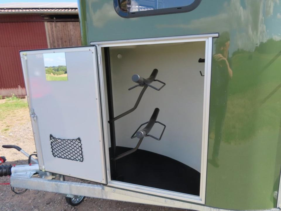 Cheval, Pferdeanhänger , 2,0 to. SaKa, , 100 km/h, Tür/Rampe - Horse trailer: picture 5 Cheval, Pferdeanhänger , 2,0 to. SaKa, , 100 km/h, Tür/Rampe - Horse trailer: picture 5