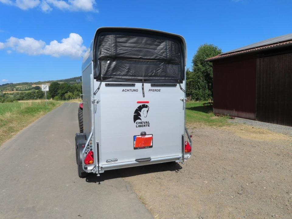Horse trailer Cheval,  Pferdeanhänger , 2,0 to. SaKa, , 100 km/h, Tür/Rampe: picture 12