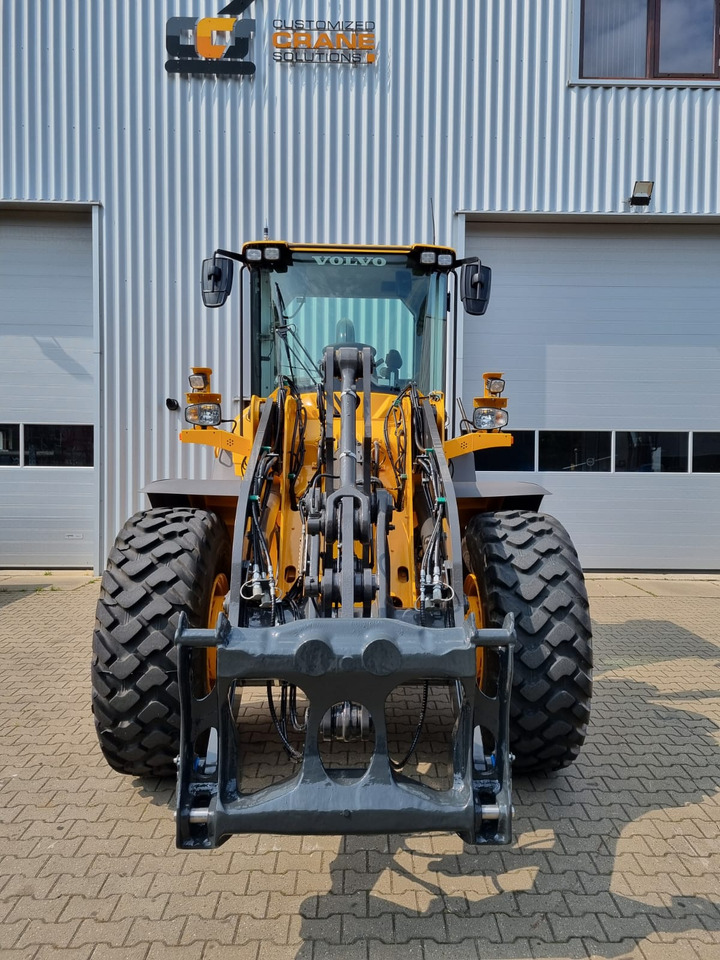 VOLVO L70F 2009 with new engine - Wheel loader: picture 2 VOLVO L70F 2009 with new engine - Wheel loader: picture 2