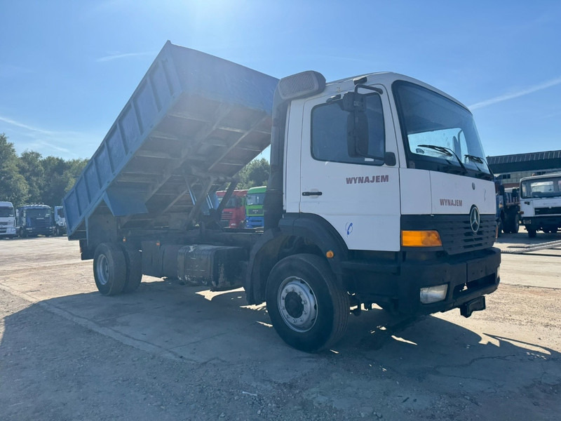 Mercedes-Benz Atego 1823 (STEEL SUSPENSION & MANUAL GEARBOX / SUSPENSION LAMES & BOITE MANUELLE / EURO 2) - Tipper: picture 3 Mercedes-Benz Atego 1823 (STEEL SUSPENSION & MANUAL GEARBOX / SUSPENSION LAMES & BOITE MANUELLE / EURO 2) - Tipper: picture 3