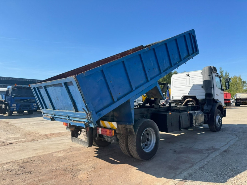 Mercedes-Benz Atego 1823 (STEEL SUSPENSION & MANUAL GEARBOX / SUSPENSION LAMES & BOITE MANUELLE / EURO 2) - Tipper: picture 5 Mercedes-Benz Atego 1823 (STEEL SUSPENSION & MANUAL GEARBOX / SUSPENSION LAMES & BOITE MANUELLE / EURO 2) - Tipper: picture 5