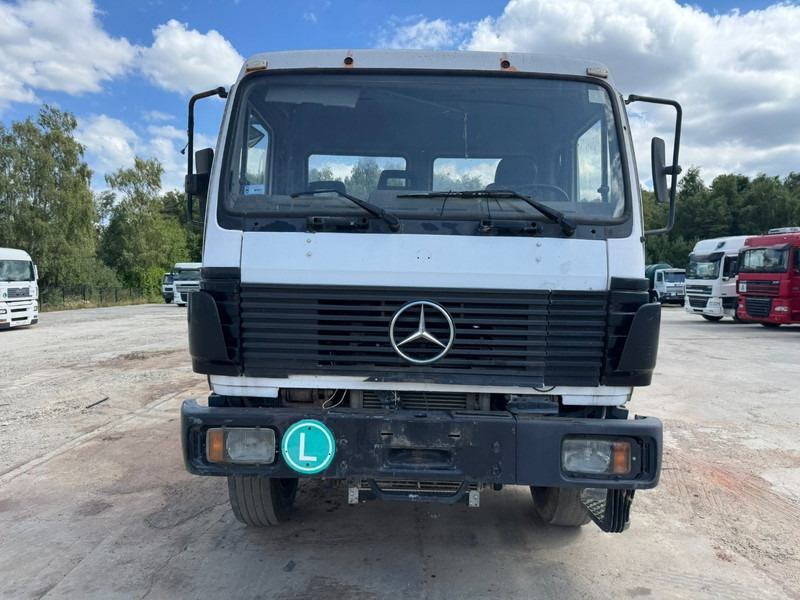 Mercedes-Benz SK 2524 (V6 MOTEUR / POMPE MANUELLE / GRAND PONT / 6X2 / 8 ROUES) - Cab chassis truck: picture 2 Mercedes-Benz SK 2524 (V6 MOTEUR / POMPE MANUELLE / GRAND PONT / 6X2 / 8 ROUES) - Cab chassis truck: picture 2