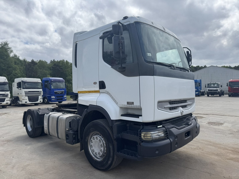 Renault Kerax 420 (GRAND PONT & BOITE MANUELLE / BIG AXLE & STEEL SUSPENSION) - Tractor unit: picture 3 Renault Kerax 420 (GRAND PONT & BOITE MANUELLE / BIG AXLE & STEEL SUSPENSION) - Tractor unit: picture 3