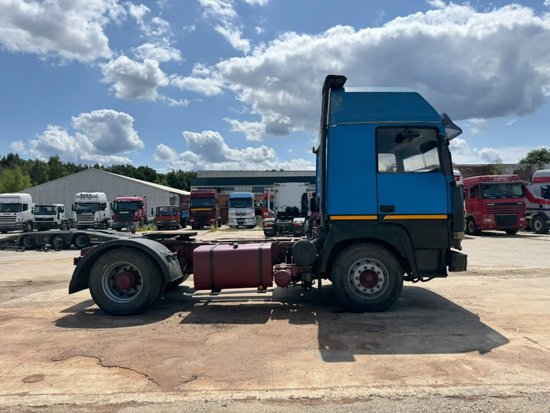 Renault R 340 Major (GRAND PONT / BOITE MANUELLE / POMPE MANUELLE) - Tractor unit: picture 4 Renault R 340 Major (GRAND PONT / BOITE MANUELLE / POMPE MANUELLE) - Tractor unit: picture 4