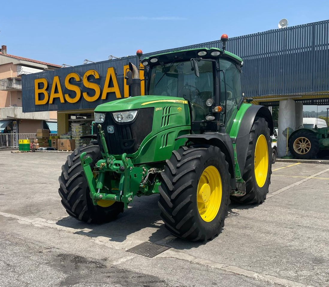 JOHN DEERE 6190 R - Farm tractor: picture 1 JOHN DEERE 6190 R - Farm tractor: picture 1