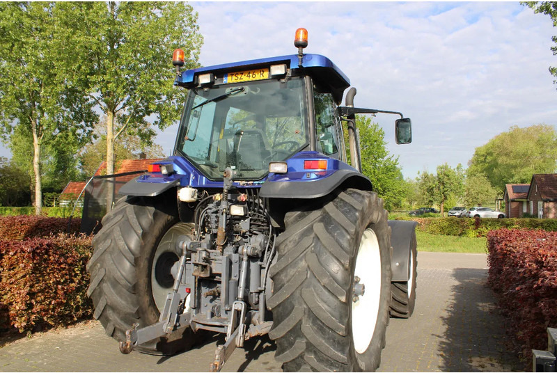 New Holland G 190 - Farm tractor: picture 5 New Holland G 190 - Farm tractor: picture 5