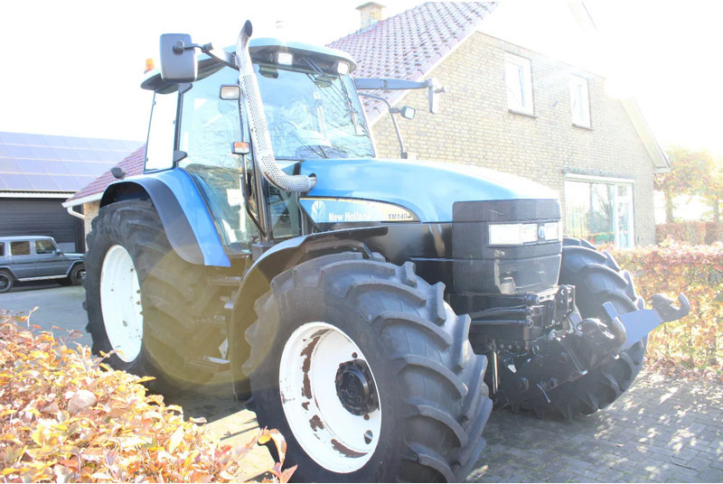 New Holland TM 140 - Farm tractor: picture 2 New Holland TM 140 - Farm tractor: picture 2