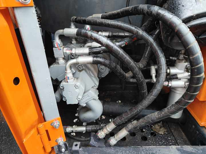 90% New HITACHI ZX70 Used Excavator Mining Construction Excavators, Strong Power, Low Price, and Very Good Quality - Excavator: picture 4 90% New HITACHI ZX70 Used Excavator Mining Construction Excavators, Strong Power, Low Price, and Very Good Quality - Excavator: picture 4