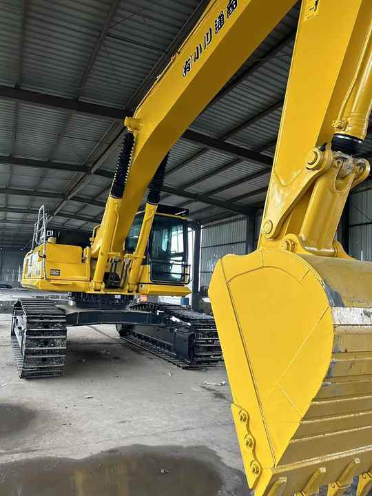 90% New KOMATSU PC450-8 Used Excavator Mining Construction Excavators, Strong Power, Low Price, and Very Good Quality - Crawler excavator: picture 4 90% New KOMATSU PC450-8 Used Excavator Mining Construction Excavators, Strong Power, Low Price, and Very Good Quality - Crawler excavator: picture 4