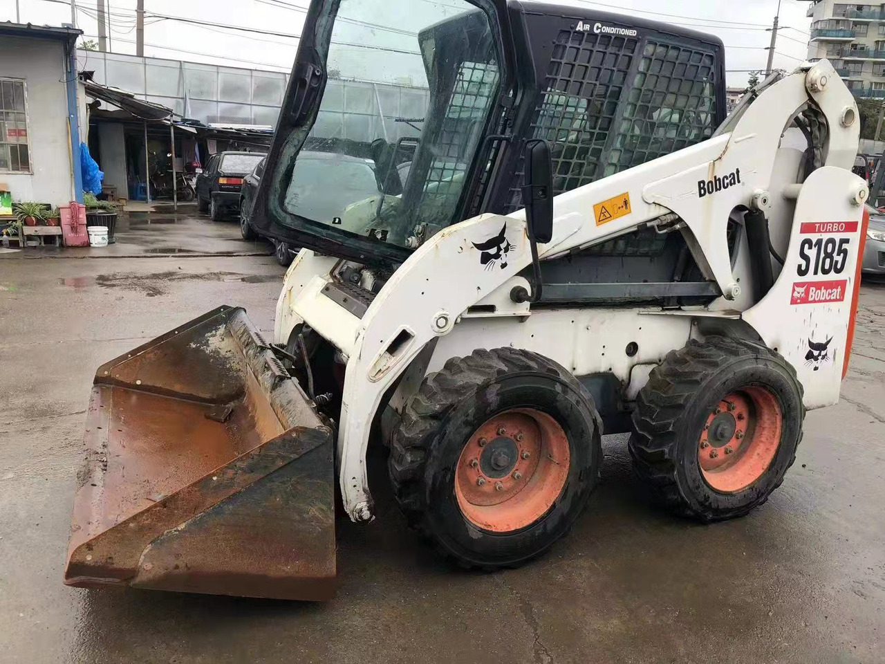 BOBCAT S185 - Skid steer loader: picture 4 BOBCAT S185 - Skid steer loader: picture 4