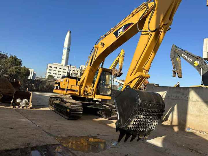 Cat325B Low Working Time CAT 320 325D 315D Excavator Caterpillar Used 25ton Cat325B Medium Size Digger - Excavator: picture 4 Cat325B Low Working Time CAT 320 325D 315D Excavator Caterpillar Used 25ton Cat325B Medium Size Digger - Excavator: picture 4